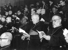 Jako účastník II. Vatikánského koncilu, rok 1963.